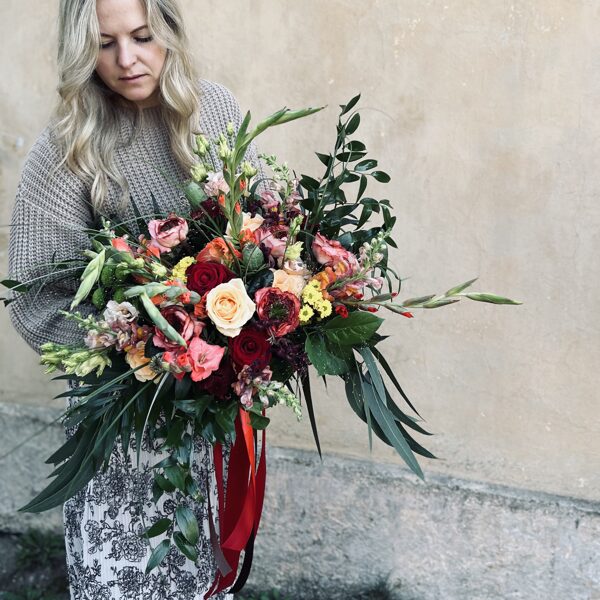 Rudenīgs ziedu pušķis