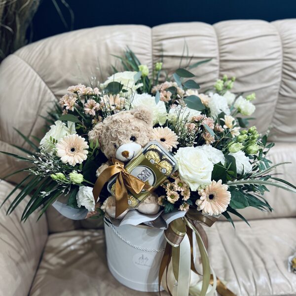 Ziedu kastes, lācis, konfektes