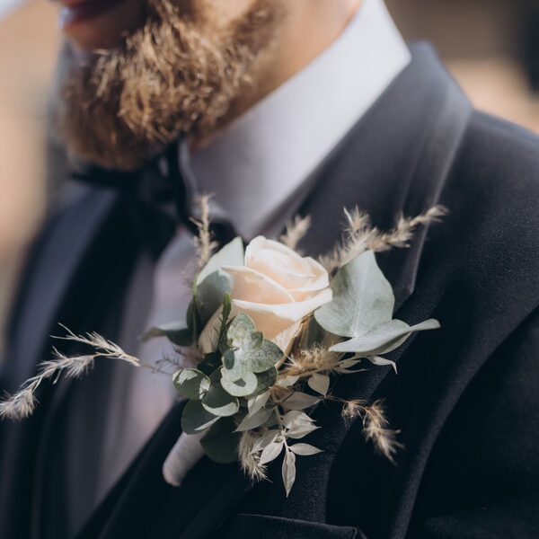 Piespraude līgavainim