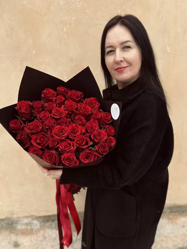 Sarkanu rožu pušķis