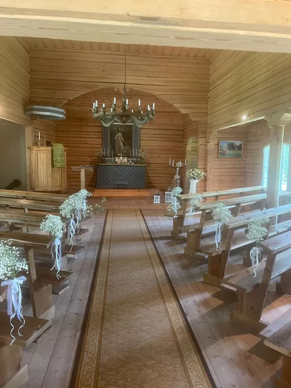 Kāzu ceremonijas vietas dekorācijas