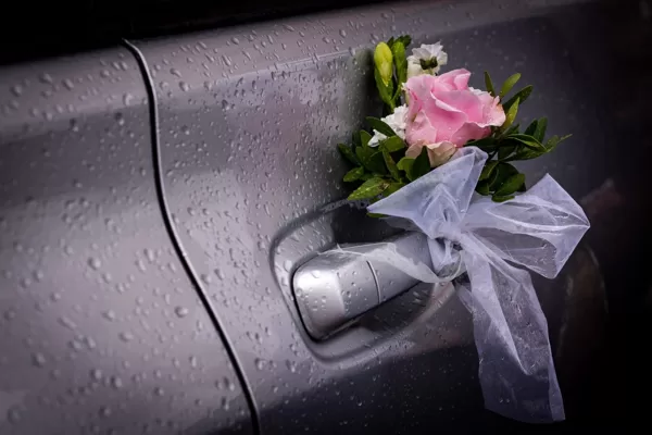 Kāzu auto dekorācijas